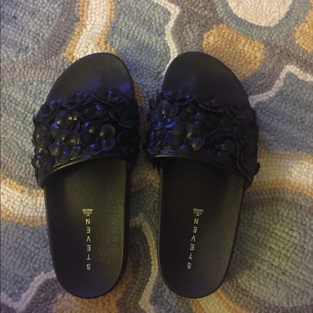 Steven by Steve Madden floral slide sandals